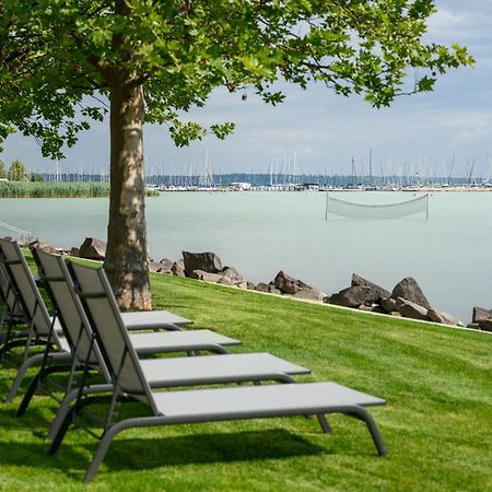 Kenese Bay Garden Resort & Conference Balatonkenese Buitenkant foto