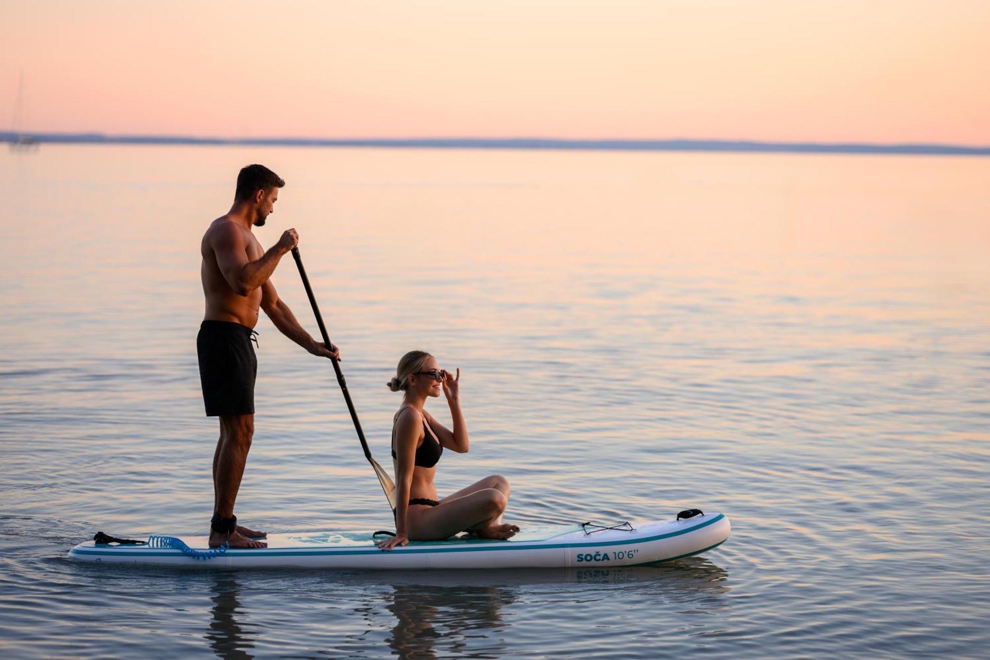 Kenese Bay Garden Resort & Conference Balatonkenese Buitenkant foto